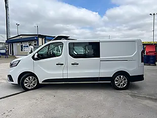 Used 2023 Renault Trafic Sport Glacier White - Interior and Exterior details 6