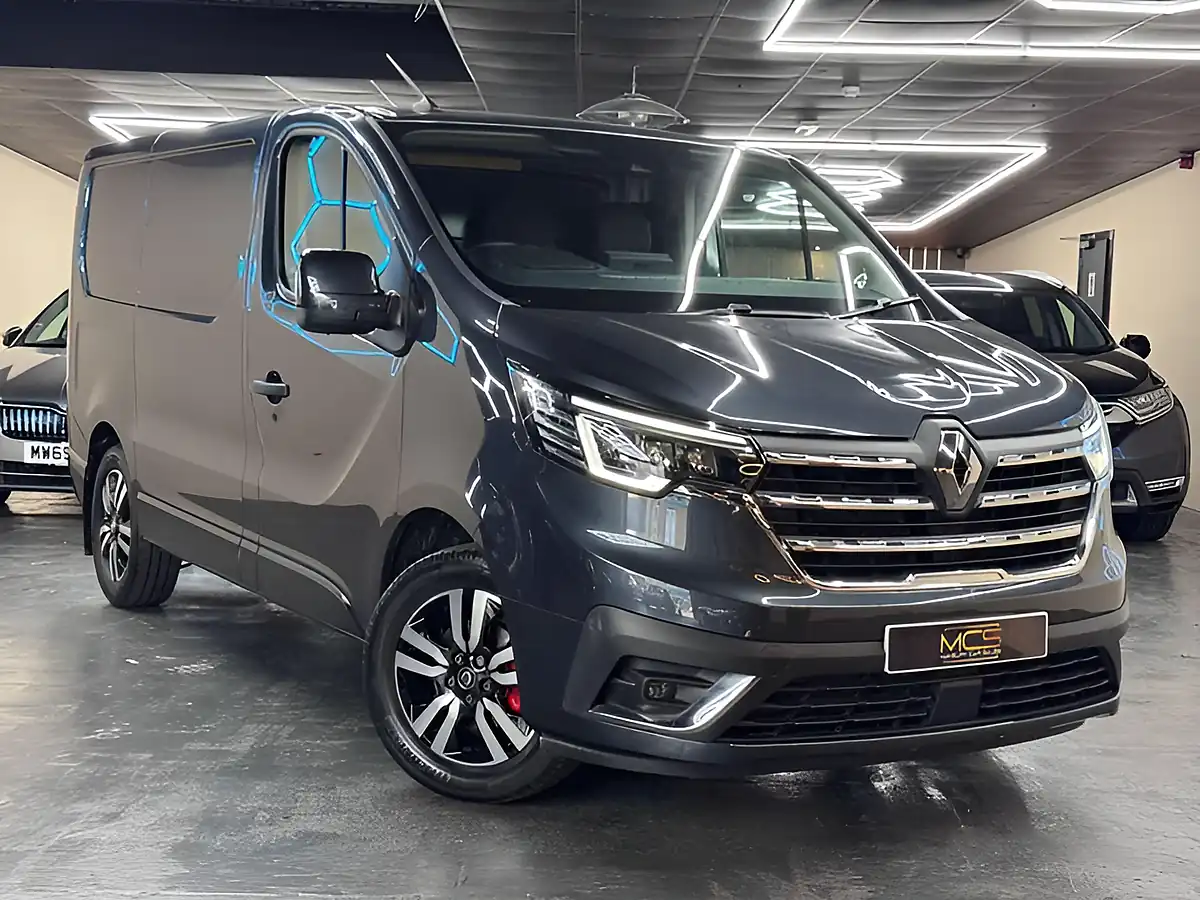 Used 2023 Renault Trafic Sport+ Grey - Front View