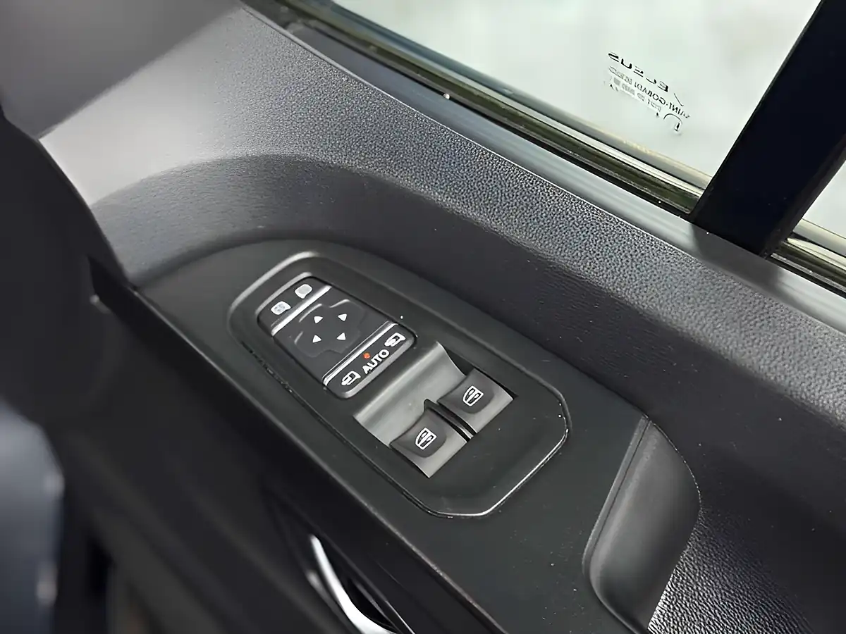 Used 2023 Renault Trafic Sport+ Grey - Interior and Exterior details 11