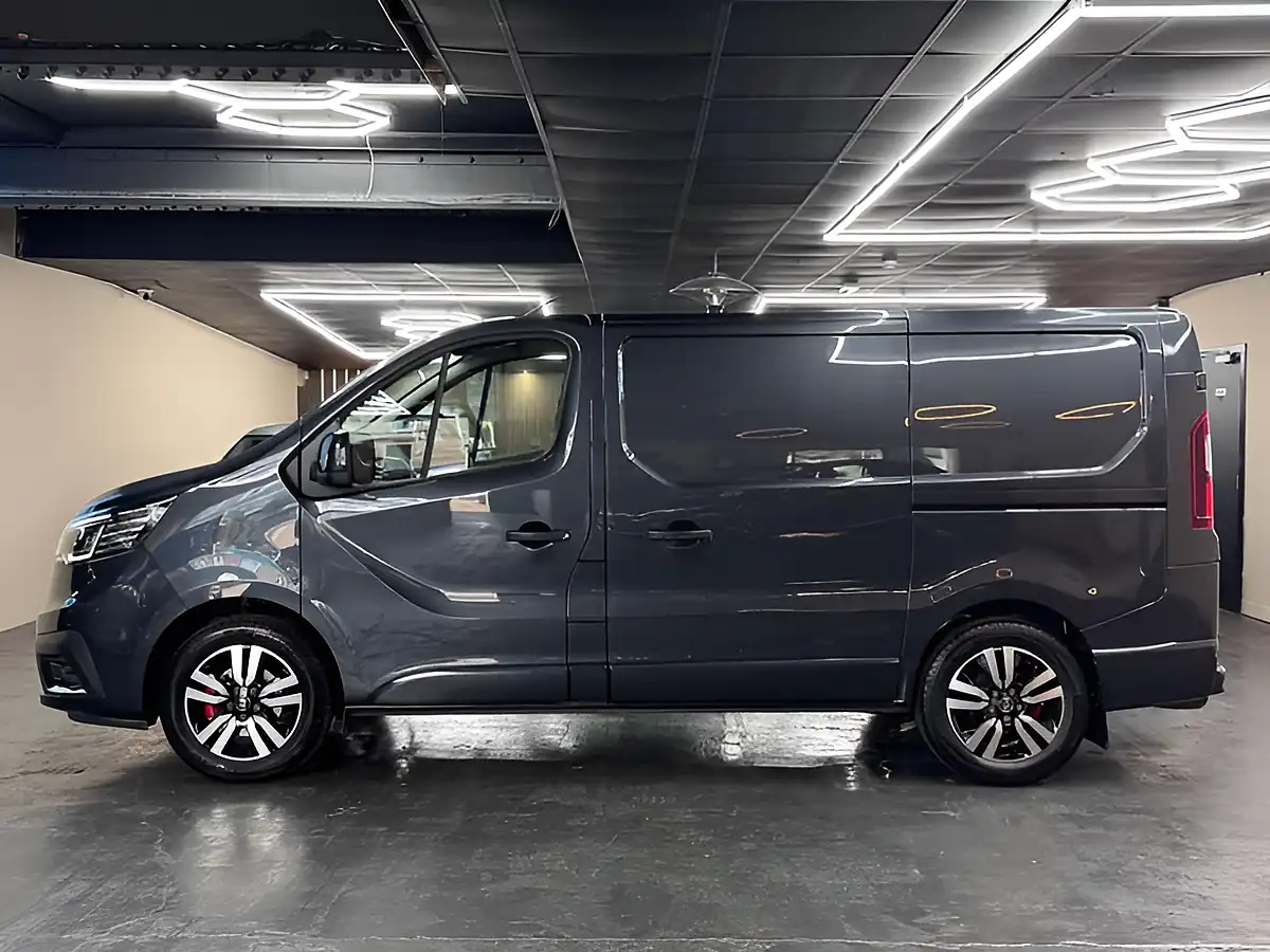 Used 2023 Renault Trafic Sport+ Grey - Interior and Exterior details 4