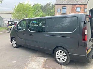Used 2023 Renault Trafic Sport Lwb 6 SEAT Crew Grey - Interior and Exterior details 3