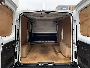 Used 2023 Renault Trafic Sport White - Interior and Exterior details 11