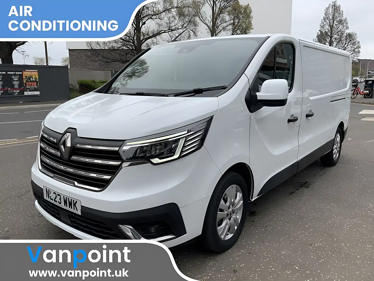 Used 2023 Renault Trafic Sport White - Interior and Exterior details 3