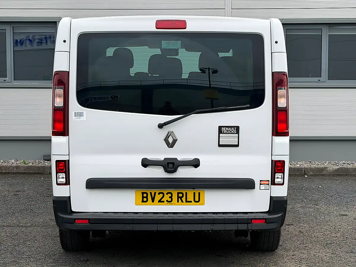 Used 2023 Renault Trafic White - Interior and Exterior details 10