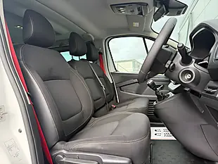 Used 2023 Renault Trafic White - Interior and Exterior details 14