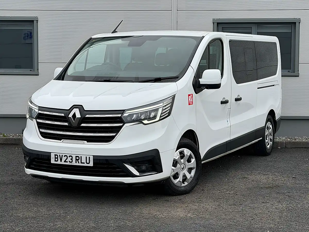 Used 2023 Renault Trafic White - Interior and Exterior details 2