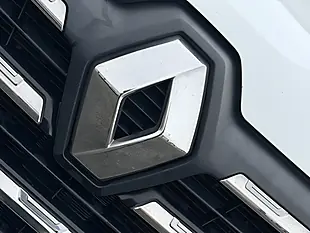 Used 2023 Renault Trafic White - Interior and Exterior details 6