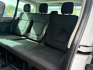 Used 2023 Renault Trafic White - Interior and Exterior details 18