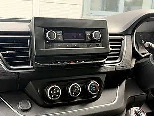 Used 2023 Renault Trafic White - Interior and Exterior details 19