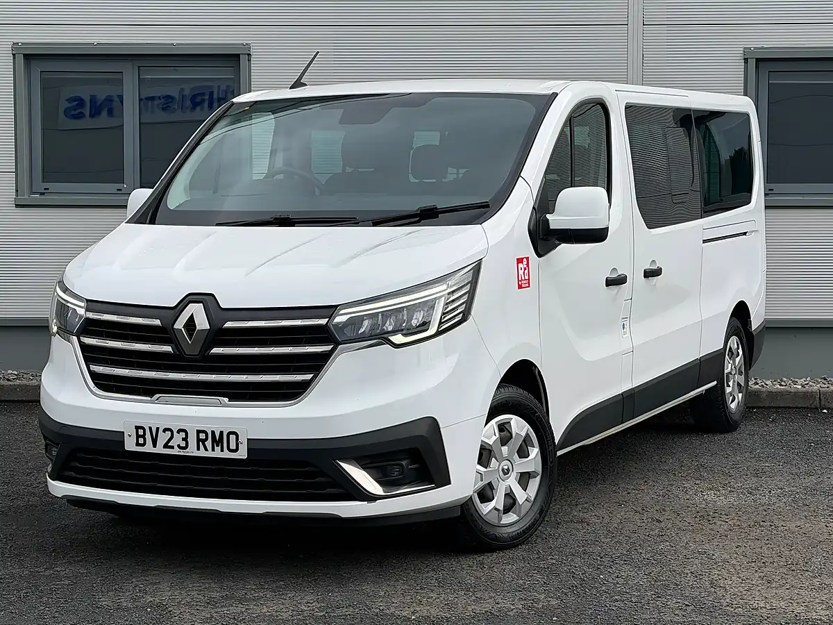 Used 2023 Renault Trafic White - Interior and Exterior details 2