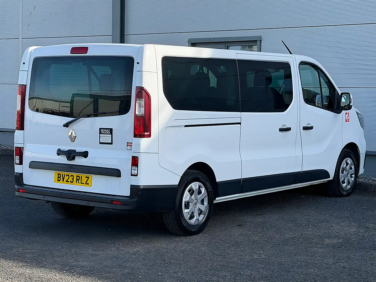 Used 2023 Renault Trafic White - Interior and Exterior details 10