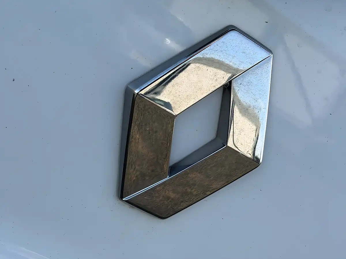 Used 2023 Renault Trafic White - Interior and Exterior details 12