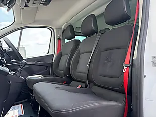 Used 2023 Renault Trafic White - Interior and Exterior details 17