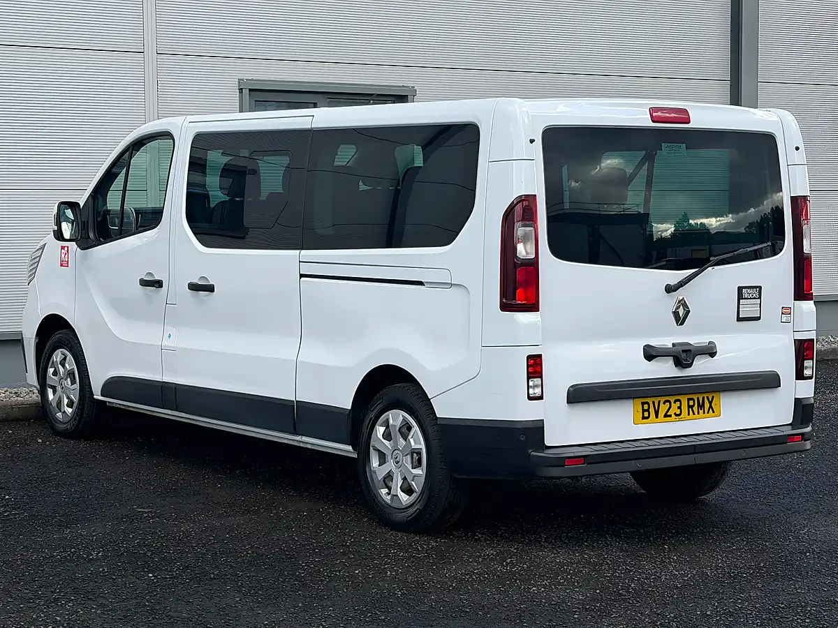 Used 2023 Renault Trafic White - Interior and Exterior details 11