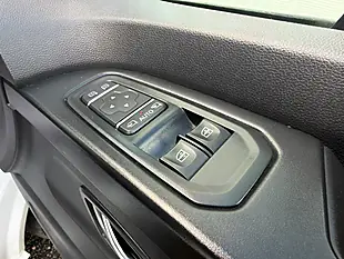 Used 2023 Renault Trafic White - Interior and Exterior details 14