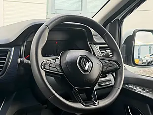 Used 2023 Renault Trafic White - Interior and Exterior details 18