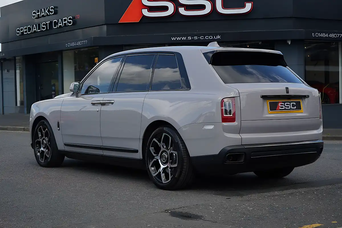 Used 2023 Rolls-Royce Cullinan Black Badge Tempest Grey - Interior and Exterior details 11