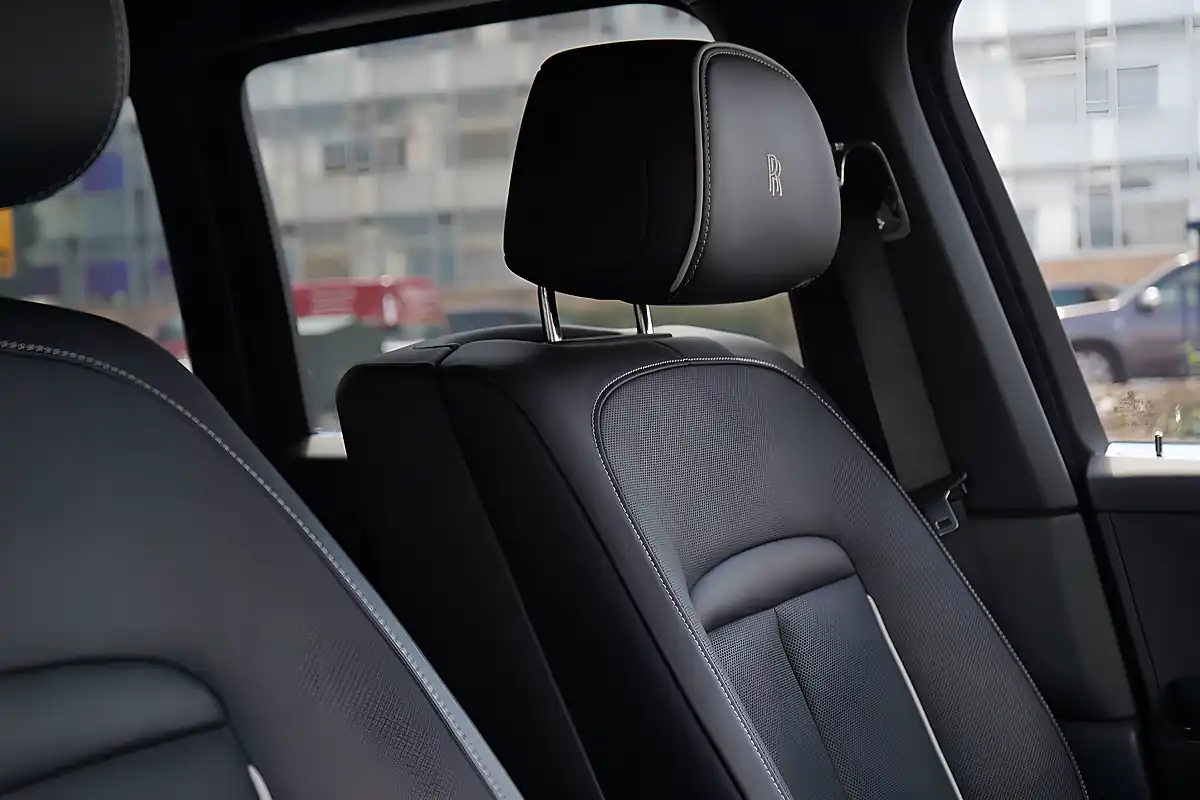 Used 2023 Rolls-Royce Cullinan Black Badge Tempest Grey - Interior and Exterior details 15