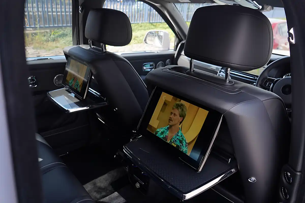Used 2023 Rolls-Royce Cullinan Black Badge Tempest Grey - Interior and Exterior details 16