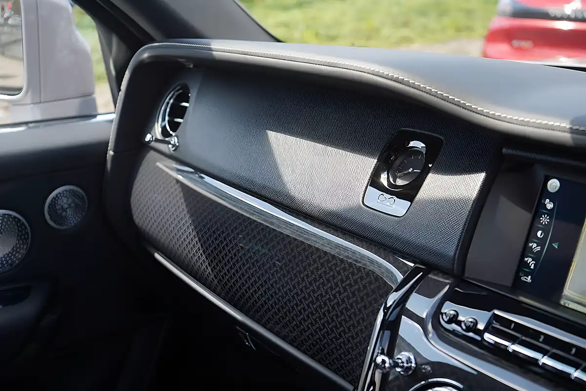 Used 2023 Rolls-Royce Cullinan Black Badge Tempest Grey - Interior and Exterior details 17