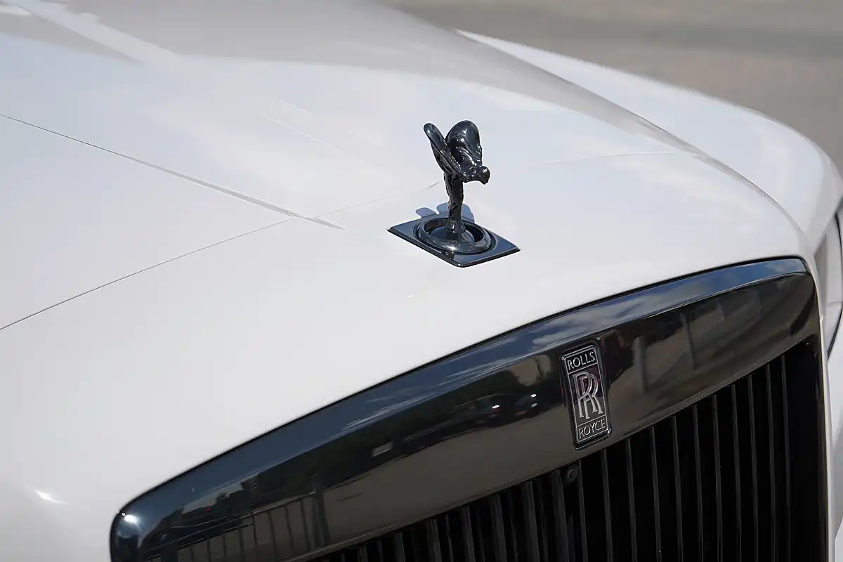Used 2023 Rolls-Royce Cullinan Black Badge Tempest Grey - Interior and Exterior details 20