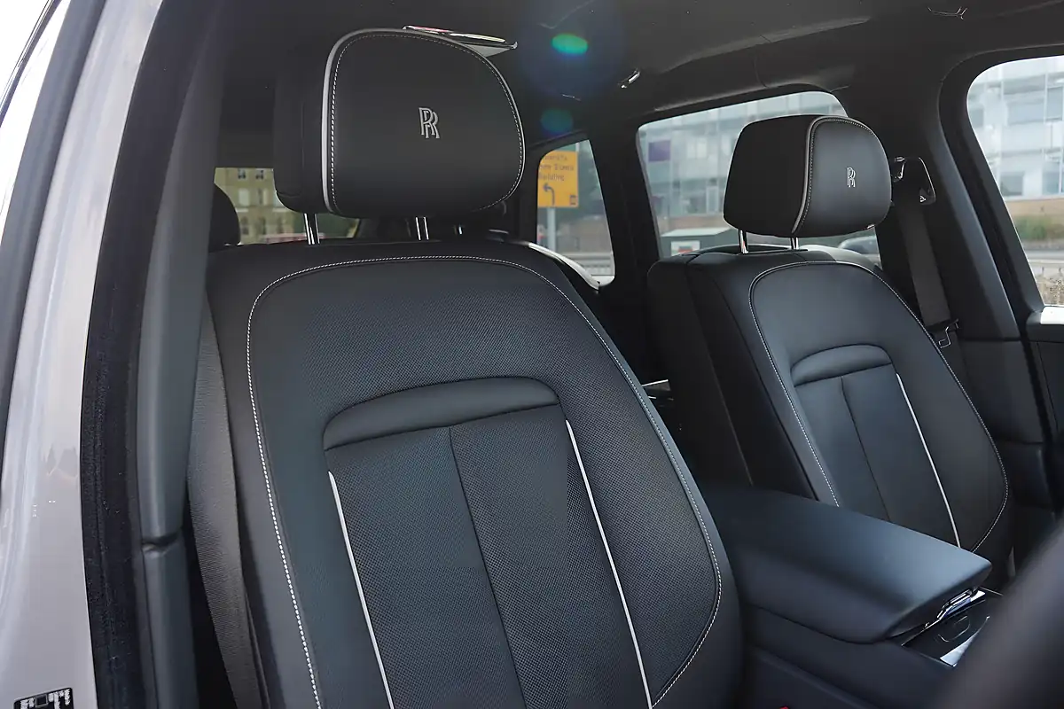 Used 2023 Rolls-Royce Cullinan Black Badge Tempest Grey - Interior and Exterior details 3