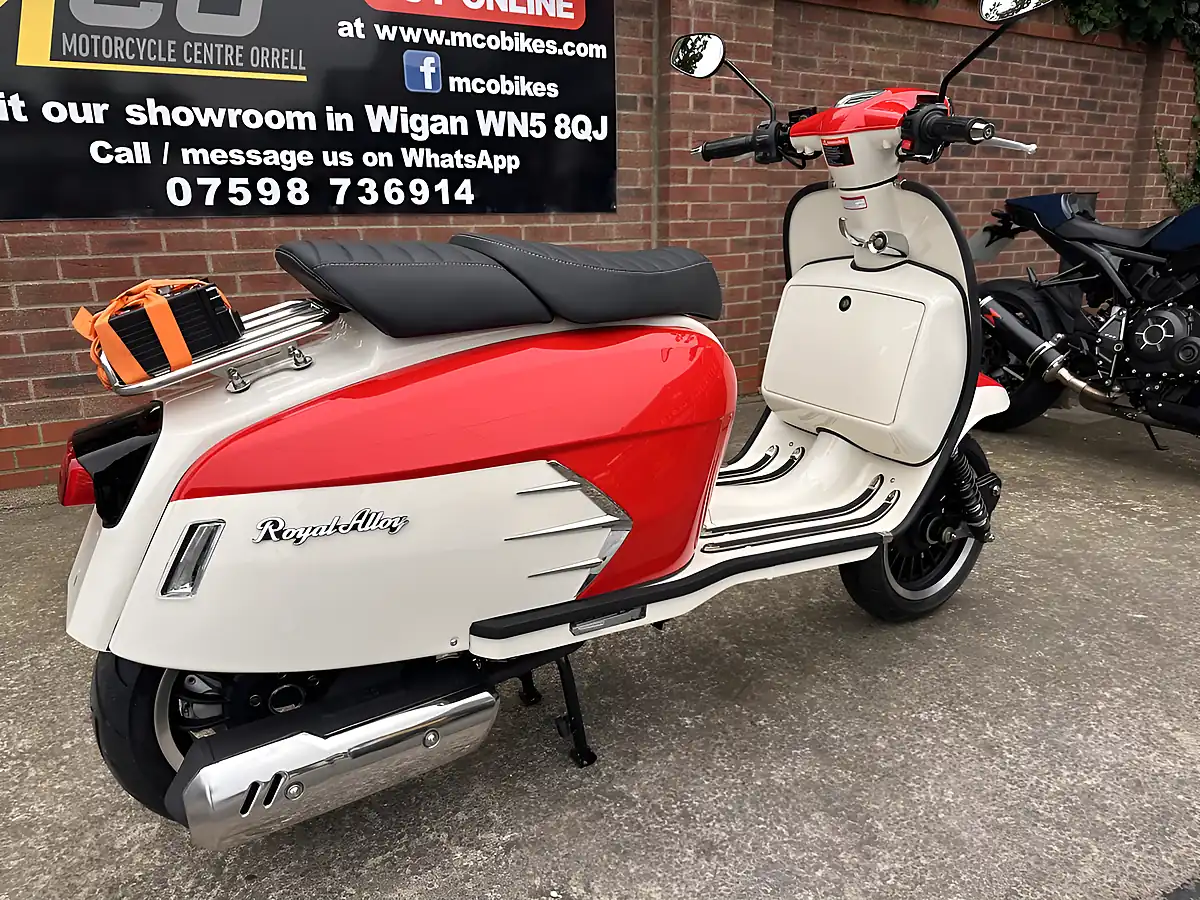 Used 2023 Royal Alloy Gp 125 Ac - Interior and Exterior details 2