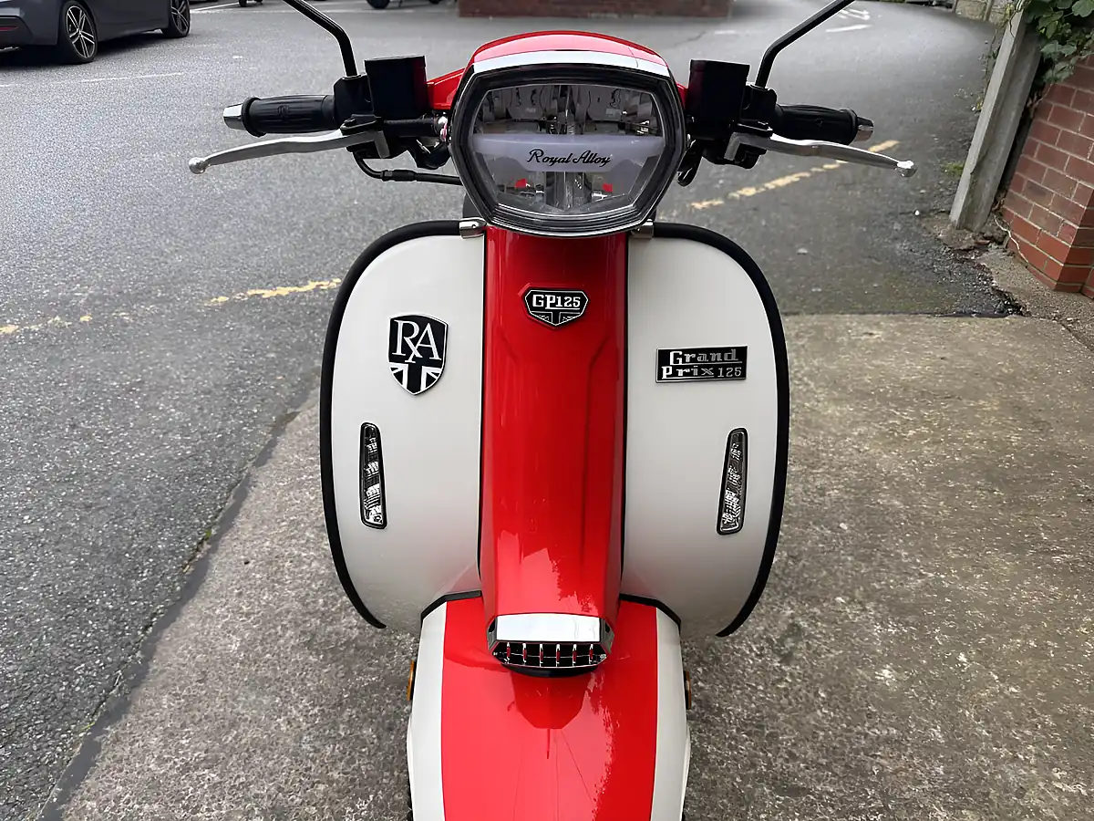 Used 2023 Royal Alloy Gp 125 Ac - Interior and Exterior details 4