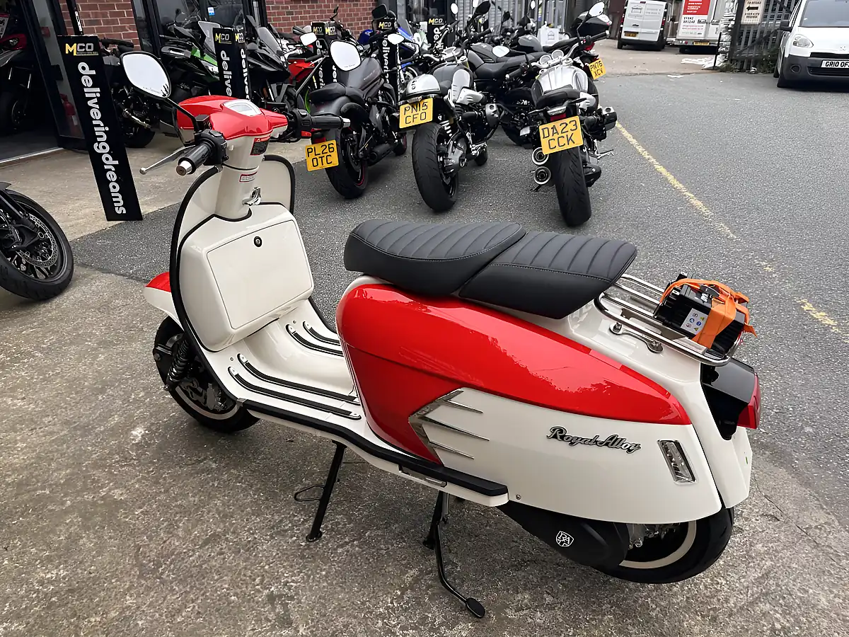 Used 2023 Royal Alloy Gp 125 Ac - Interior and Exterior details 7