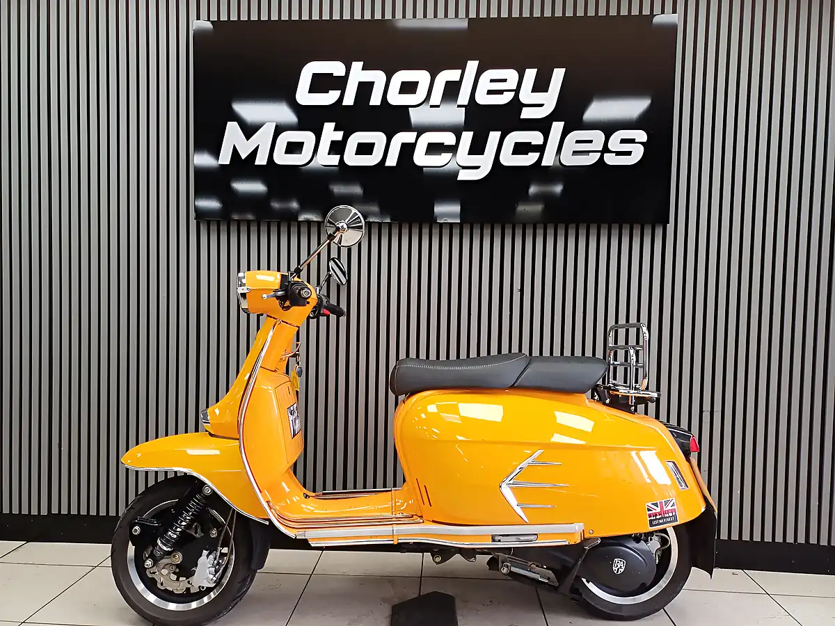 Used 2023 Royal Alloy GP125 Ac Orange - Interior and Exterior details 2