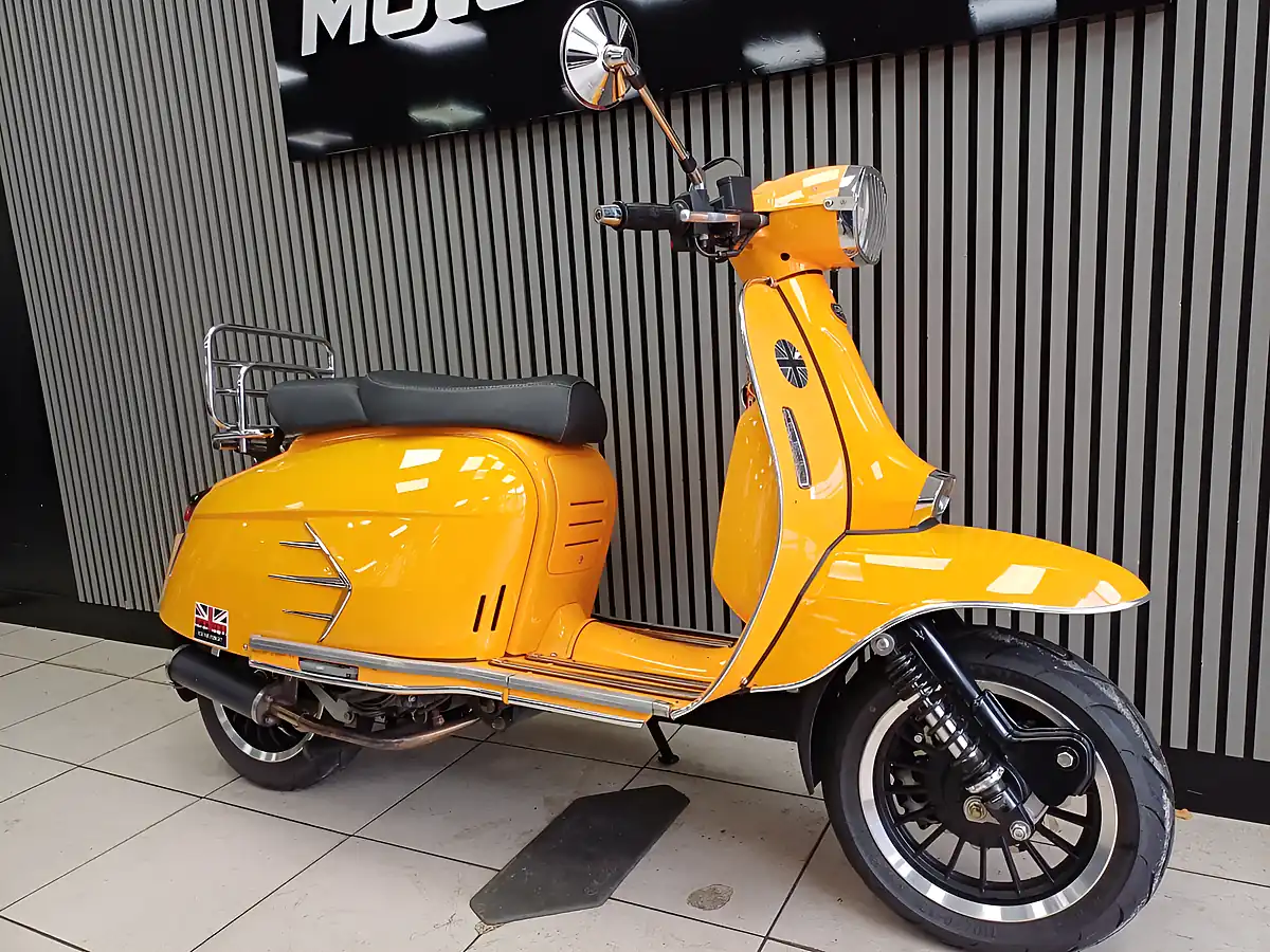 Used 2023 Royal Alloy GP125 Ac Orange - Interior and Exterior details 5