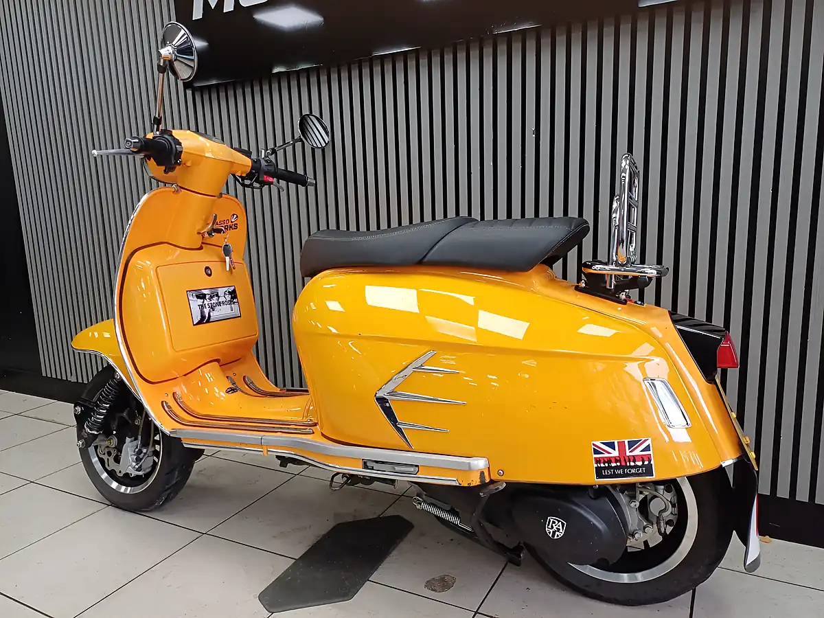 Used 2023 Royal Alloy GP125 Ac Orange - Interior and Exterior details 6