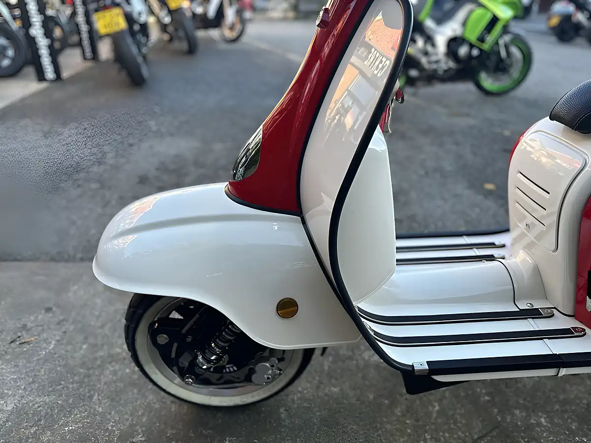 Used 2023 Royal Alloy Tg 125 Lc Burgundy/Ivory - Interior and Exterior details 15