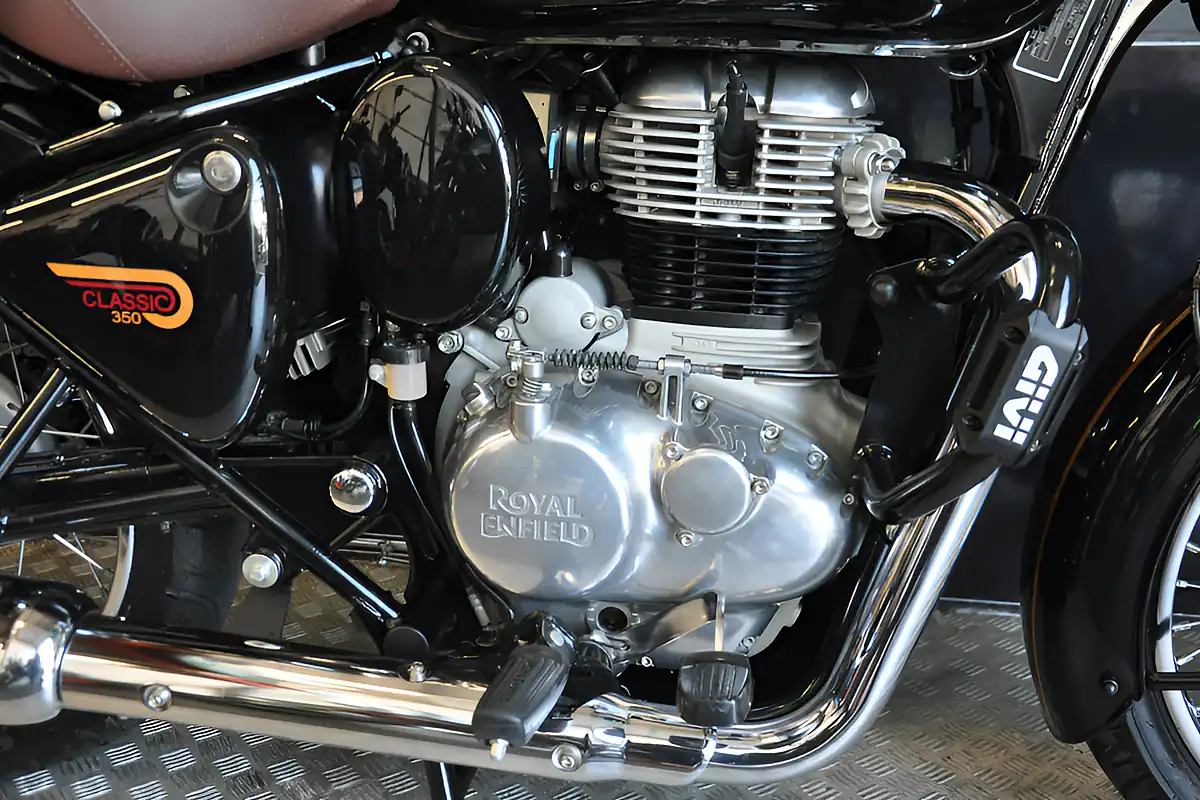 Used 2023 Royal Enfield Classic 350 Black - Interior and Exterior details 15