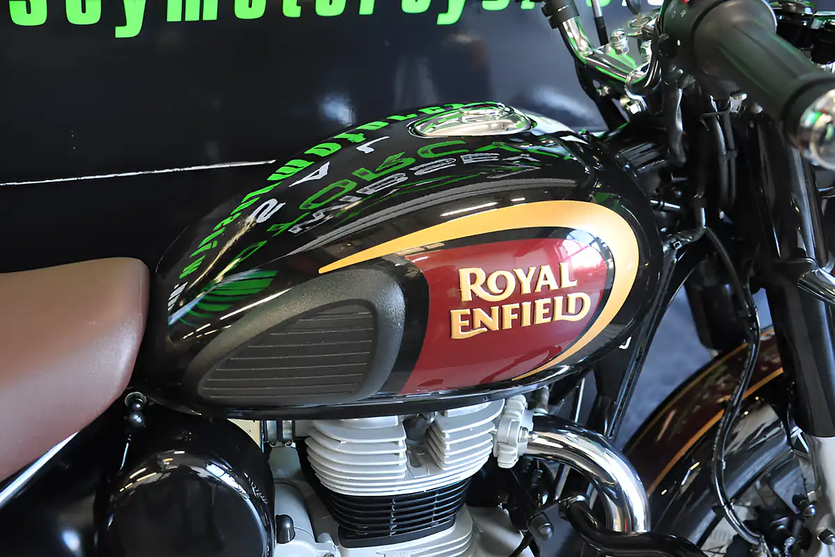 Used 2023 Royal Enfield Classic 350 Black - Interior and Exterior details 16