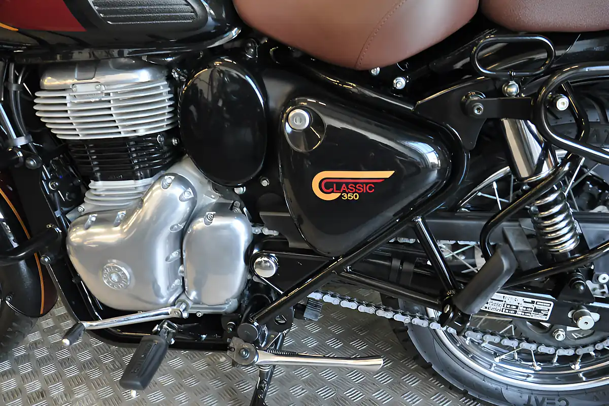 Used 2023 Royal Enfield Classic 350 Black - Interior and Exterior details 7