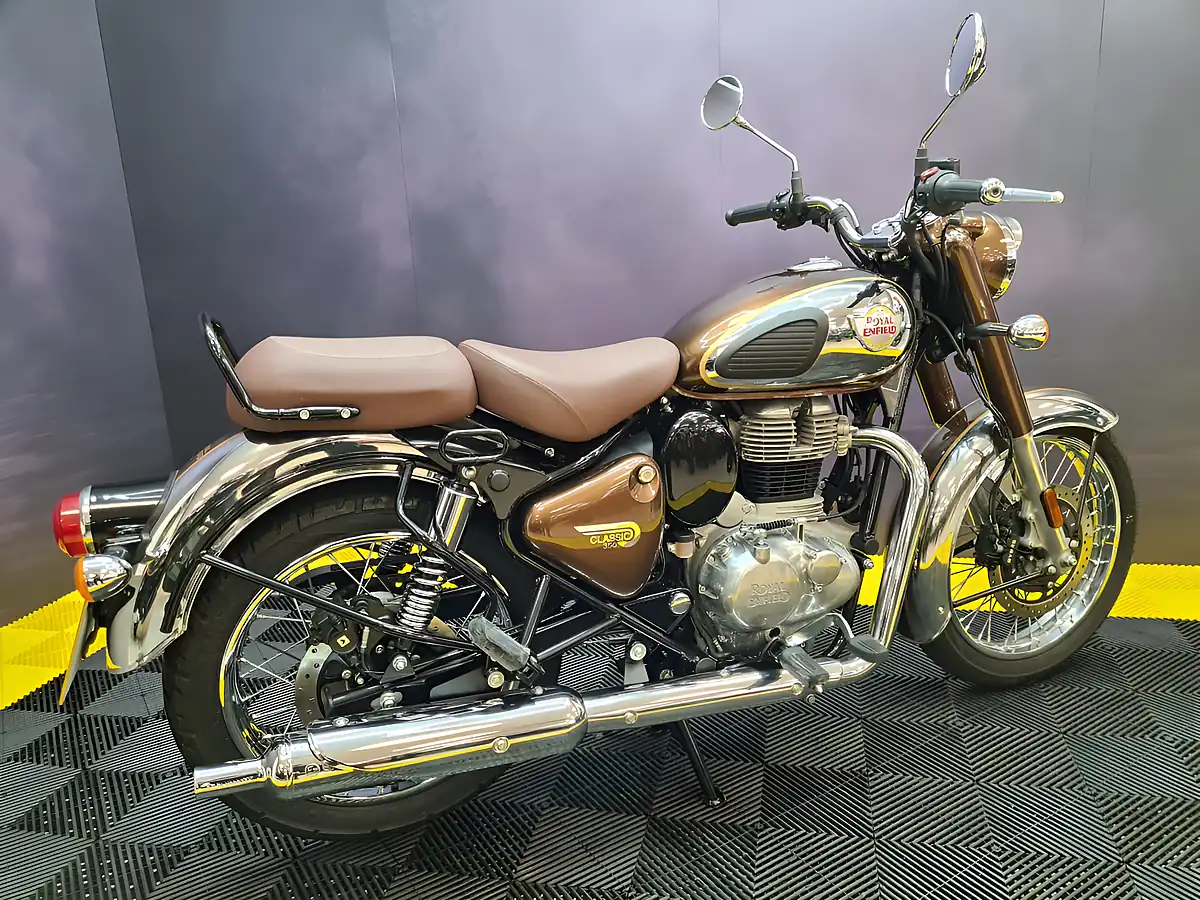 Used 2023 Royal Enfield Classic 350 Chrome/Bronze - Interior and Exterior details 12