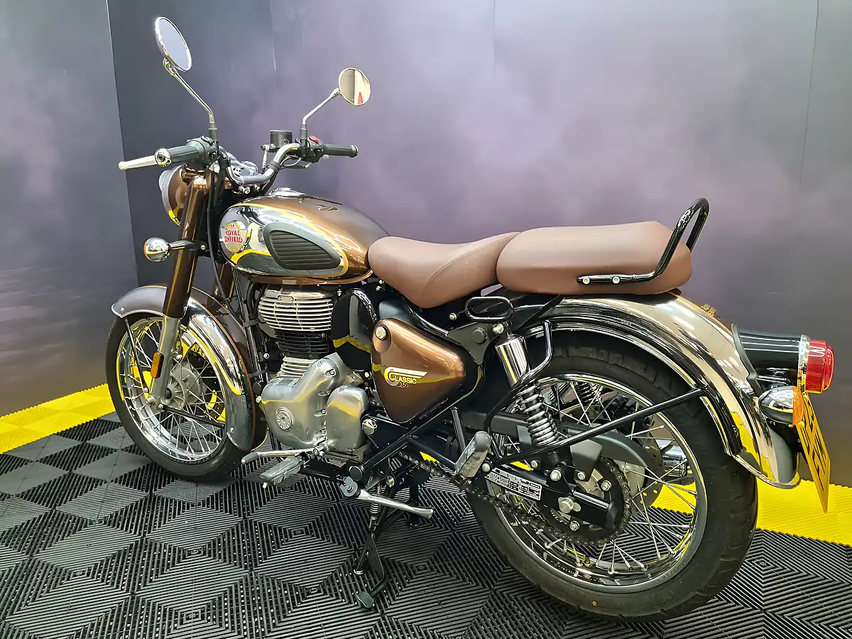 Used 2023 Royal Enfield Classic 350 Chrome/Bronze - Interior and Exterior details 14