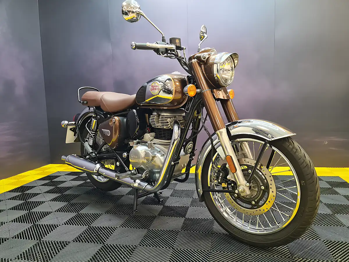 Used 2023 Royal Enfield Classic 350 Chrome/Bronze - Interior and Exterior details 18