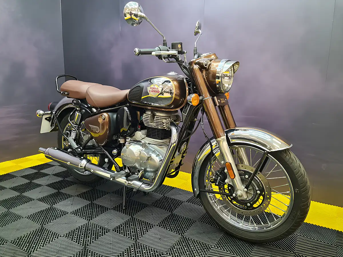 Used 2023 Royal Enfield Classic 350 Chrome/Bronze - Interior and Exterior details 4