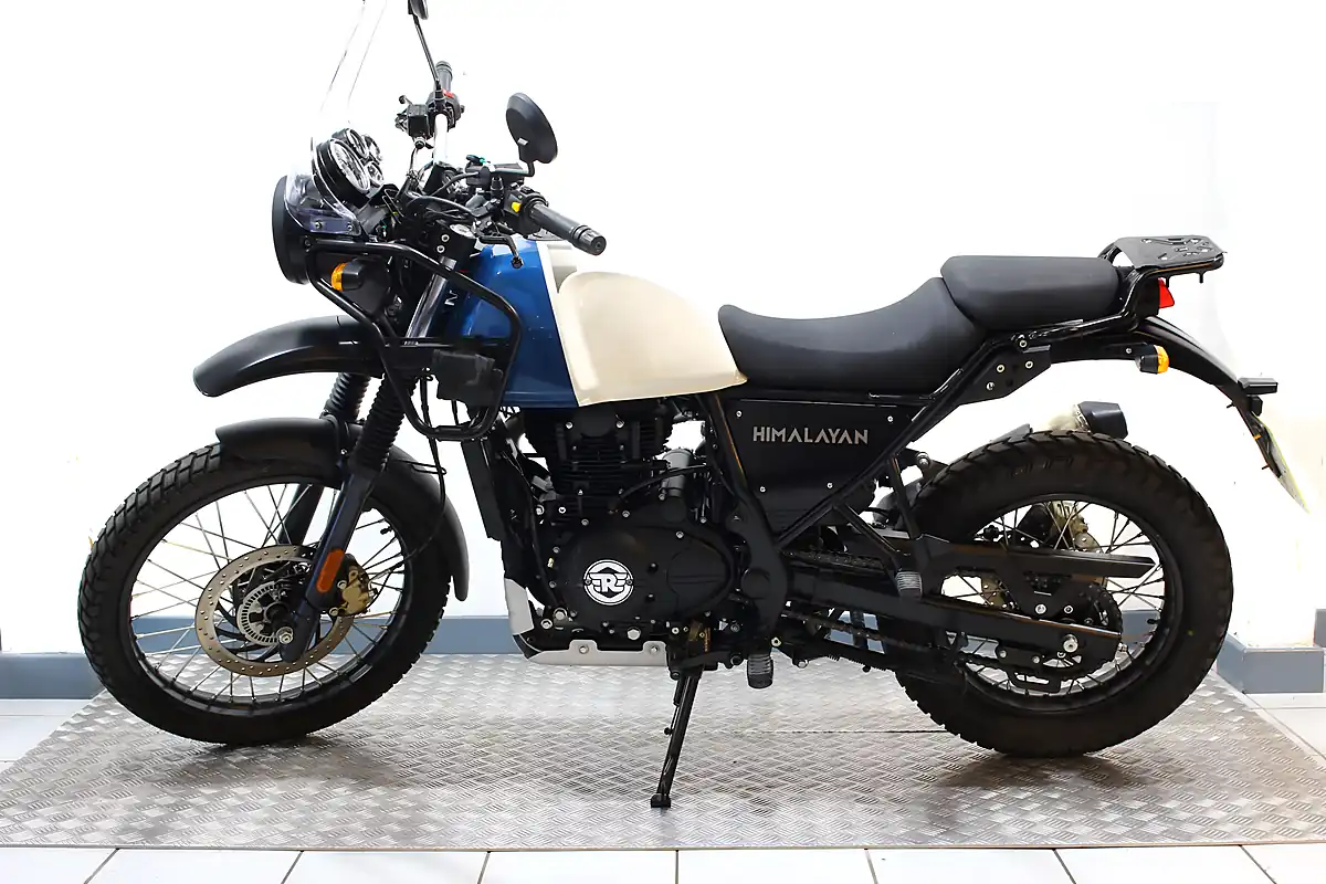 Used 2023 Royal Enfield Himalayan Blue and White - Interior and Exterior details 9