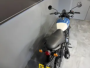 Used 2023 Royal Enfield Hntr 350 Blue and White - Interior and Exterior details 10