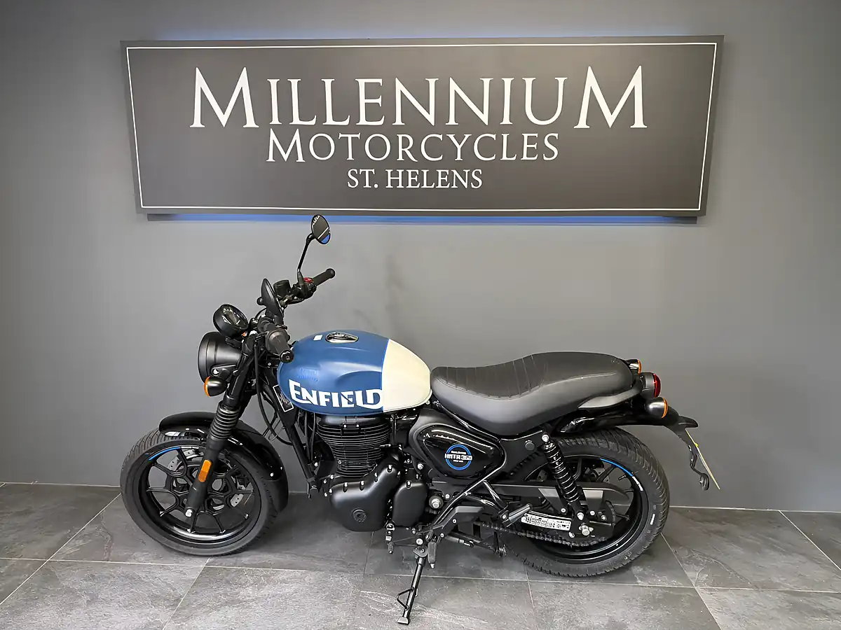 Used 2023 Royal Enfield Hntr 350 Blue and White - Interior and Exterior details 11