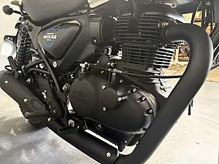 Used 2023 Royal Enfield Hntr 350 Blue and White - Interior and Exterior details 12