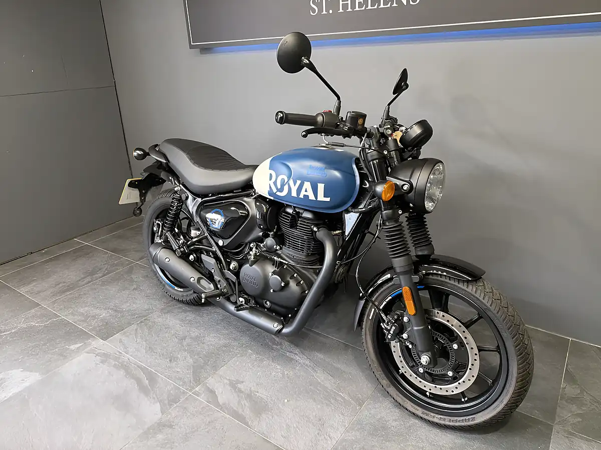 Used 2023 Royal Enfield Hntr 350 Blue and White - Interior and Exterior details 2