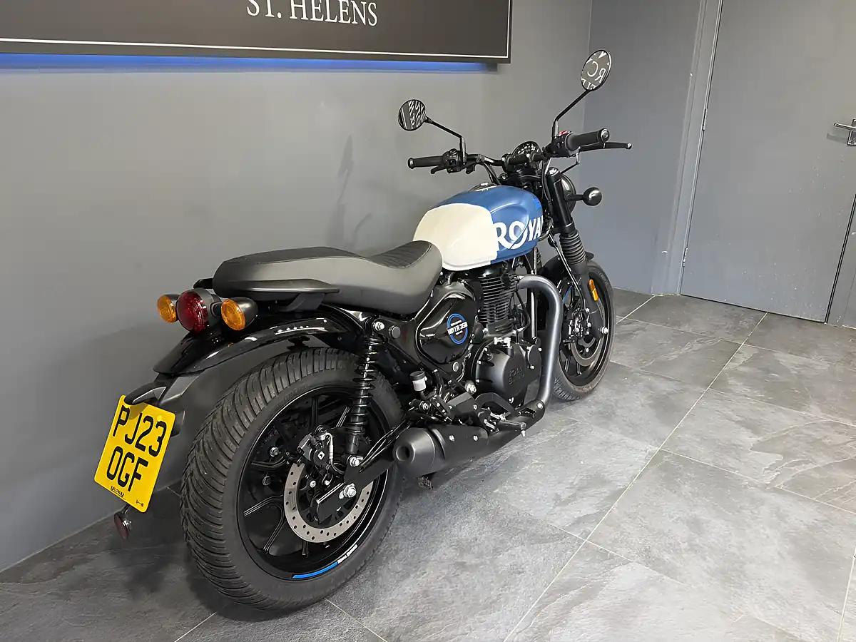 Used 2023 Royal Enfield Hntr 350 Blue and White - Interior and Exterior details 3