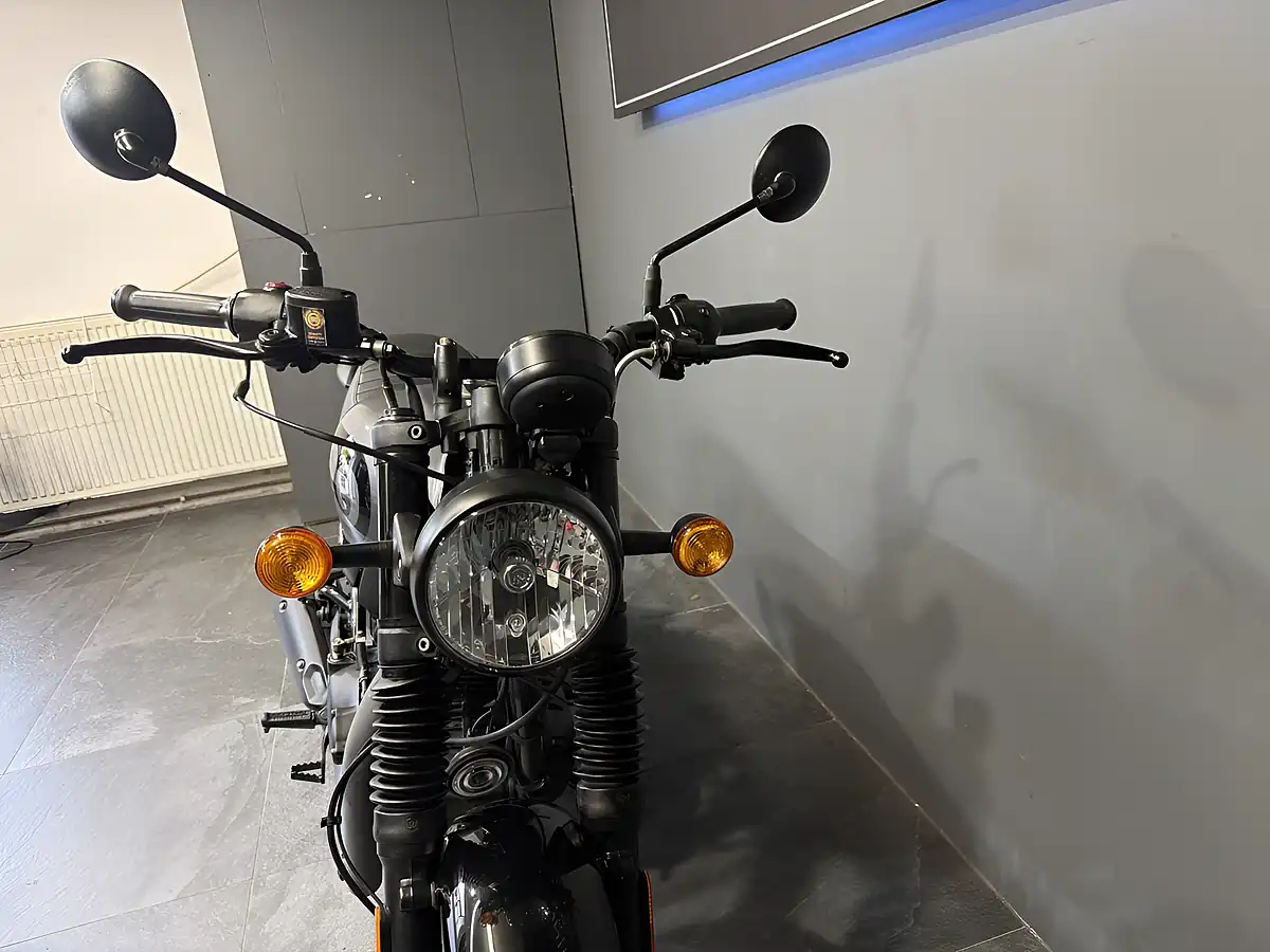 Used 2023 Royal Enfield Hntr 350 Grey and Black - Interior and Exterior details 9