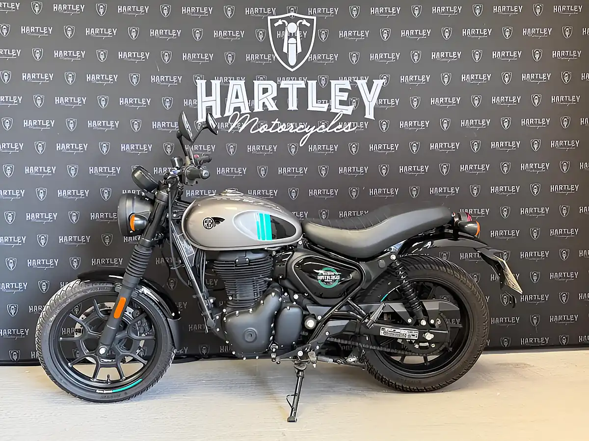 Used 2023 Royal Enfield Hunter 350 Silver - Interior and Exterior details 3