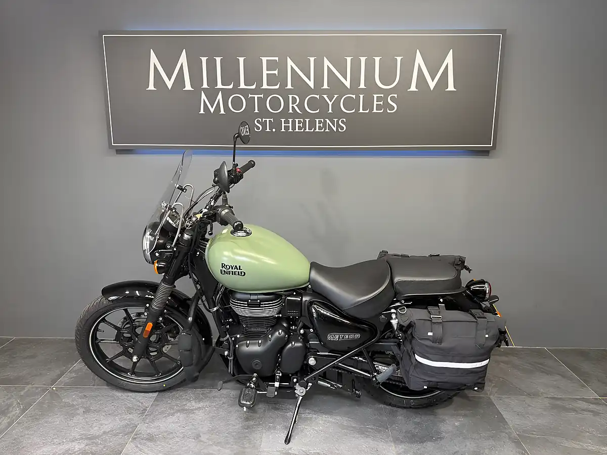 Used 2023 Royal Enfield Meteor 350 Green - Interior and Exterior details 11