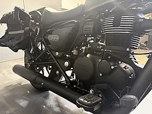 Used 2023 Royal Enfield Meteor 350 Green - Interior and Exterior details 12